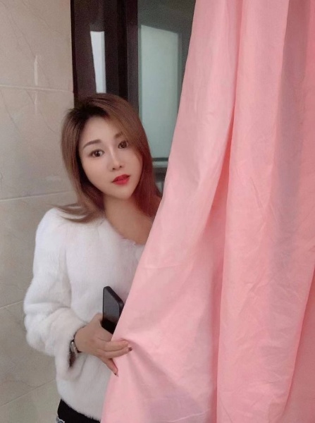 镇江市瑞香苑，个子不高，目测1